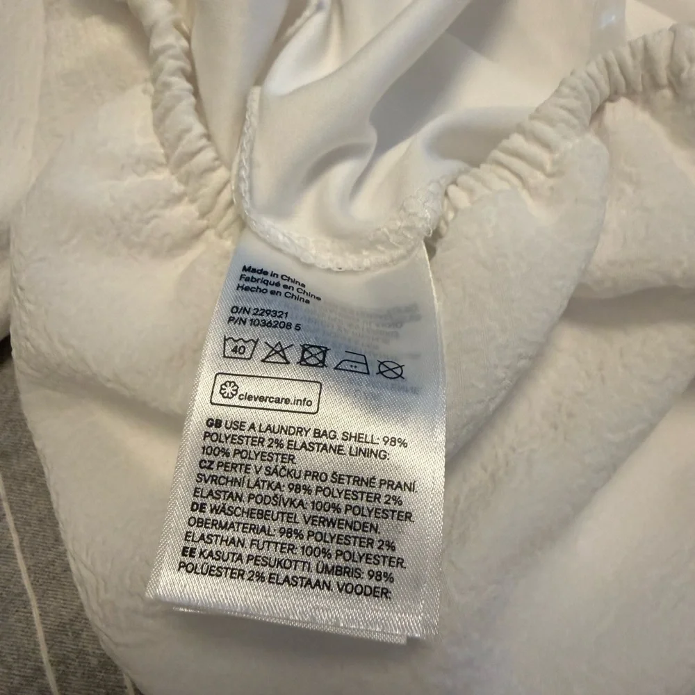 DIVIDED H&M Cutout Mini Dress White Size S EUC - Picture 13 of 13